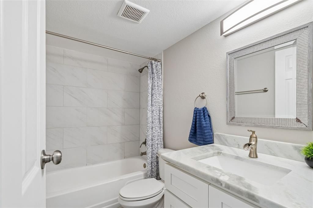 For Sale: $110,000 (1 beds, 1 baths, 747 Square Feet)