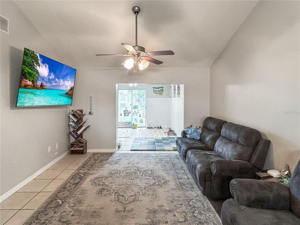 For Sale: $369,900 (3 beds, 2 baths, 1575 Square Feet)