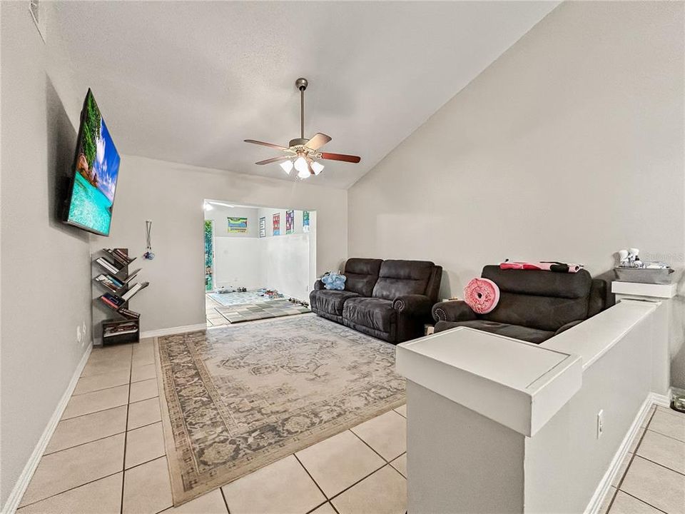 For Sale: $369,900 (3 beds, 2 baths, 1575 Square Feet)