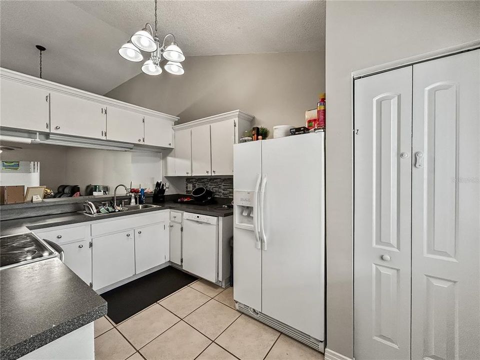 For Sale: $369,900 (3 beds, 2 baths, 1575 Square Feet)