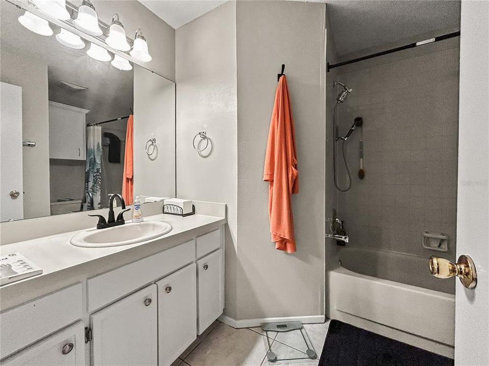 For Sale: $369,900 (3 beds, 2 baths, 1575 Square Feet)