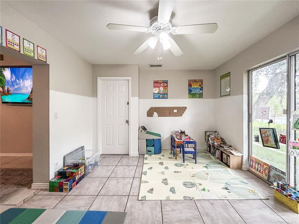 For Sale: $369,900 (3 beds, 2 baths, 1575 Square Feet)