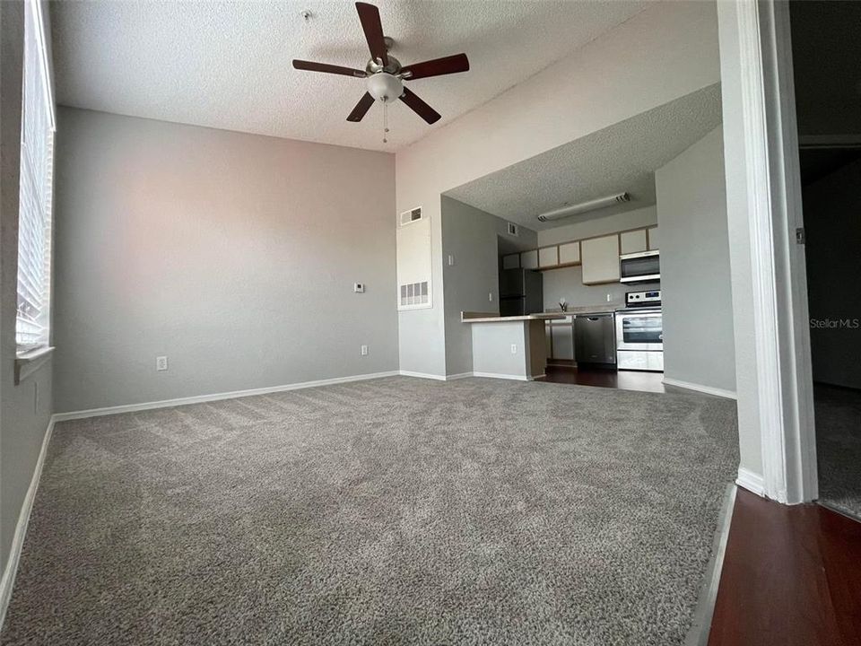For Rent: $1,400 (1 beds, 1 baths, 530 Square Feet)