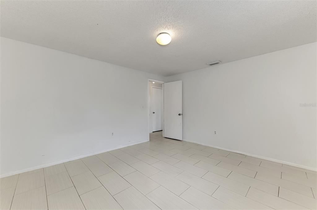 For Sale: $349,000 (3 beds, 2 baths, 1381 Square Feet)