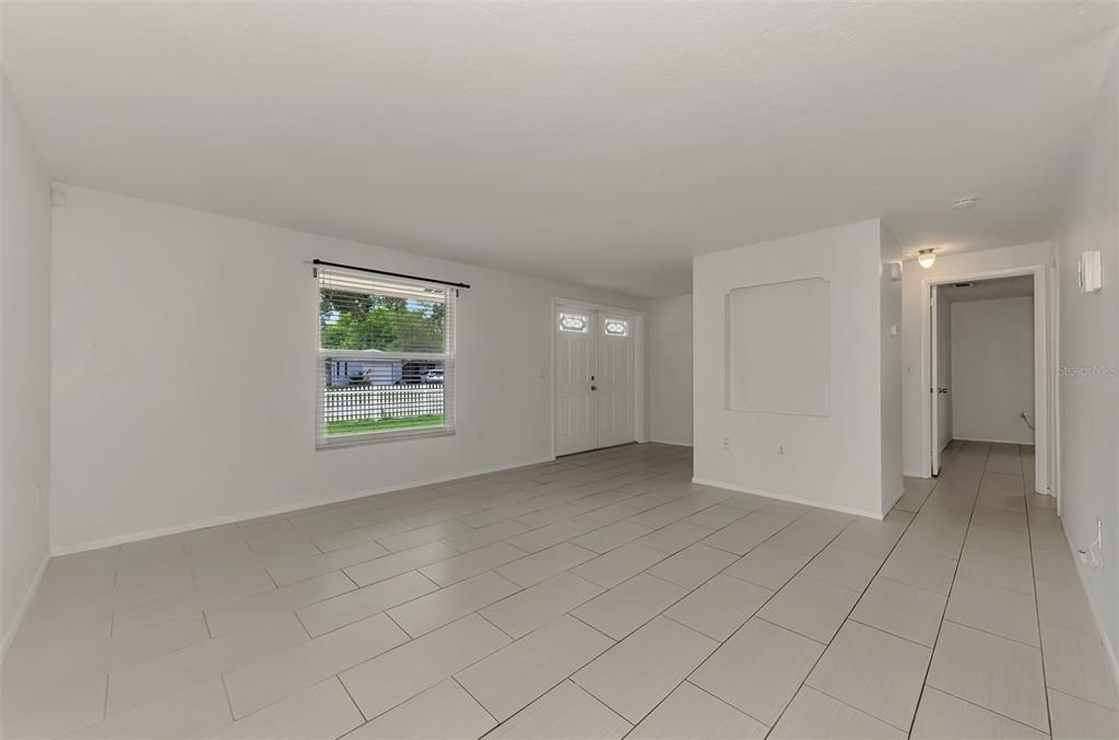 For Sale: $349,000 (3 beds, 2 baths, 1381 Square Feet)