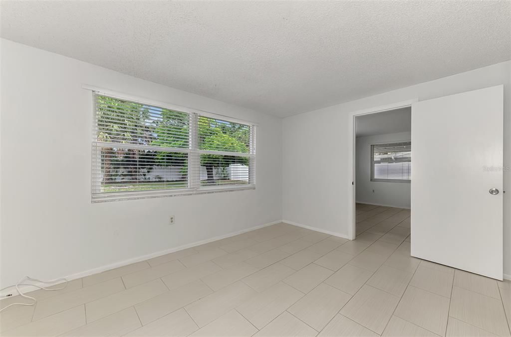 For Sale: $349,000 (3 beds, 2 baths, 1381 Square Feet)