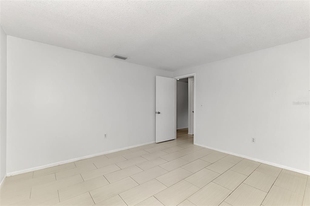 For Sale: $349,000 (3 beds, 2 baths, 1381 Square Feet)