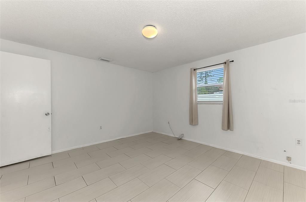 For Sale: $349,000 (3 beds, 2 baths, 1381 Square Feet)