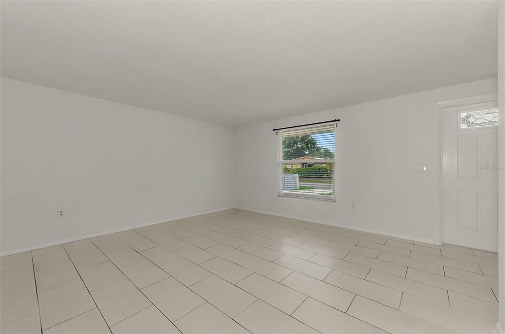 For Sale: $349,000 (3 beds, 2 baths, 1381 Square Feet)