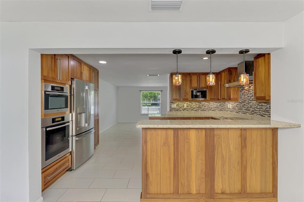 For Sale: $349,000 (3 beds, 2 baths, 1381 Square Feet)
