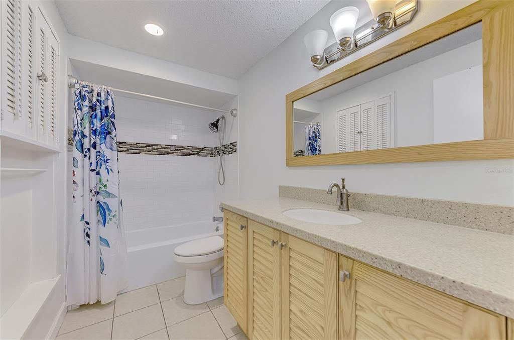 For Sale: $349,000 (3 beds, 2 baths, 1381 Square Feet)