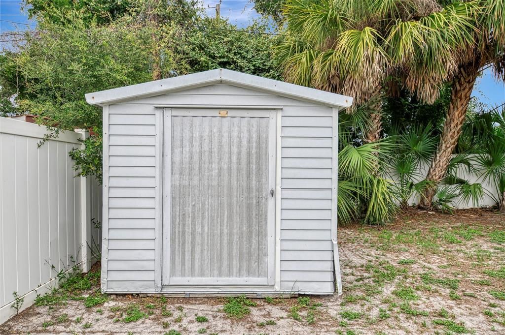 For Sale: $349,000 (3 beds, 2 baths, 1381 Square Feet)
