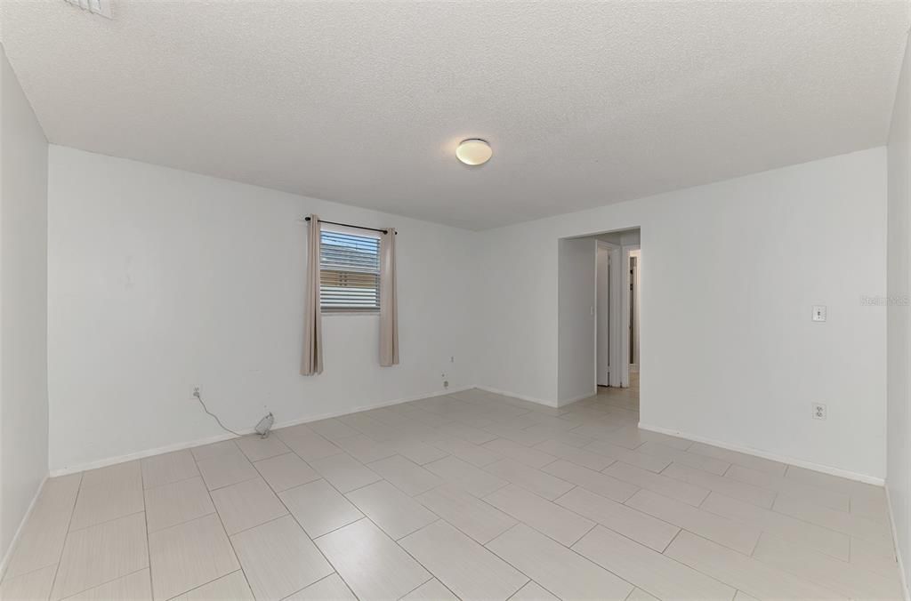For Sale: $349,000 (3 beds, 2 baths, 1381 Square Feet)