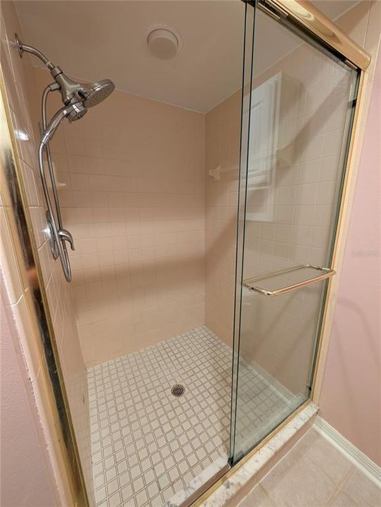 В аренду: $2,100 (2 спален, 2 ванн, 1525 Квадратных фут)