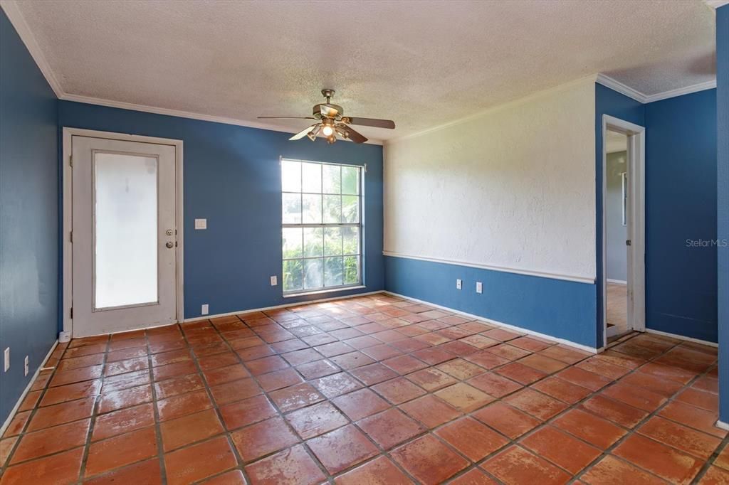For Sale: $299,000 (3 beds, 2 baths, 1000 Square Feet)