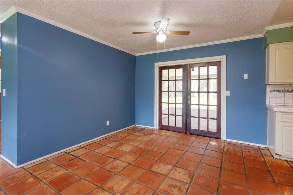 For Sale: $299,000 (3 beds, 2 baths, 1000 Square Feet)