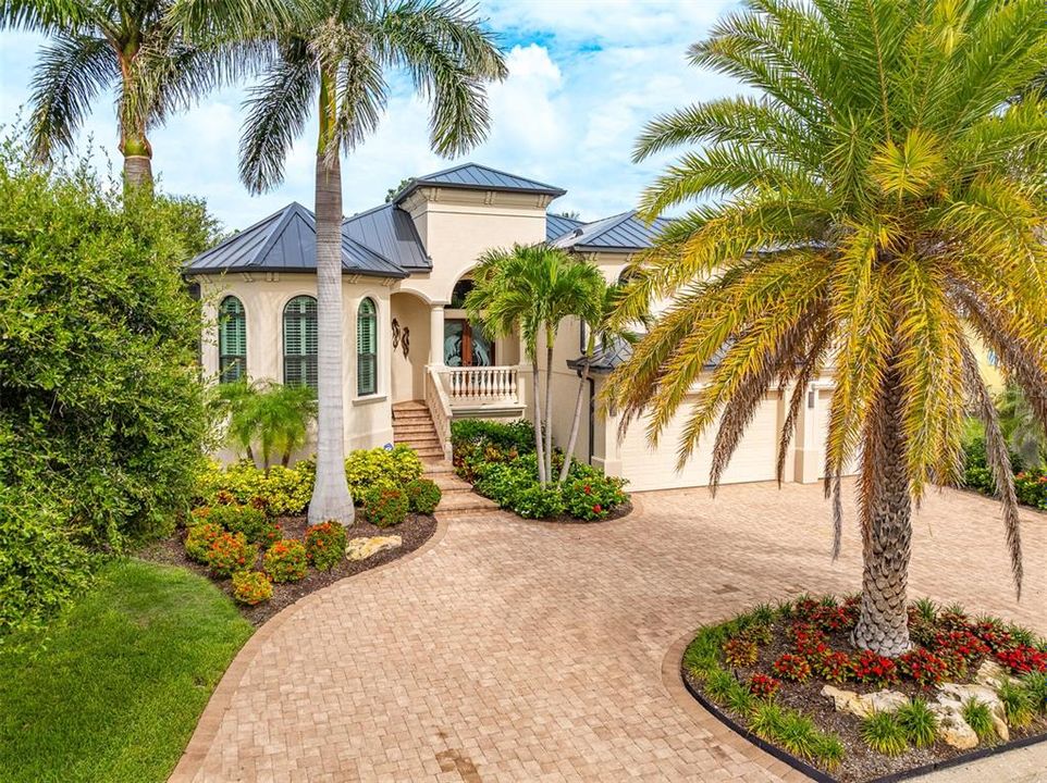 For Sale: $1,995,000 (4 beds, 4 baths, 3059 Square Feet)