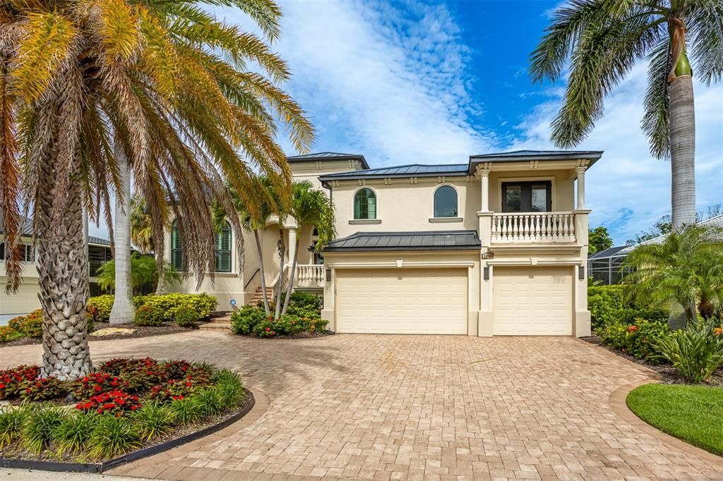 For Sale: $1,995,000 (4 beds, 4 baths, 3059 Square Feet)