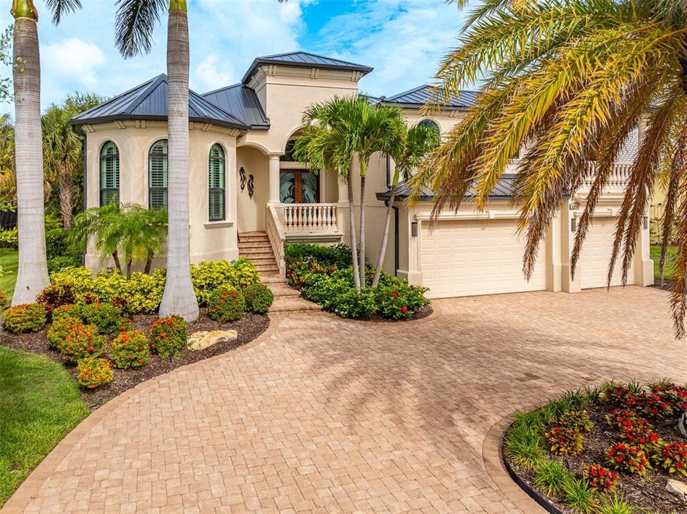 For Sale: $1,995,000 (4 beds, 4 baths, 3059 Square Feet)