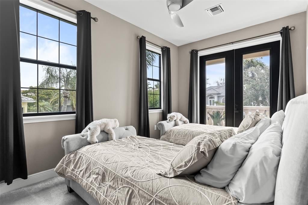 For Sale: $1,995,000 (4 beds, 4 baths, 3059 Square Feet)