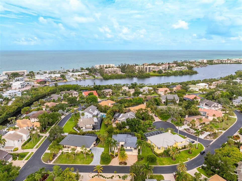 For Sale: $1,995,000 (4 beds, 4 baths, 3059 Square Feet)