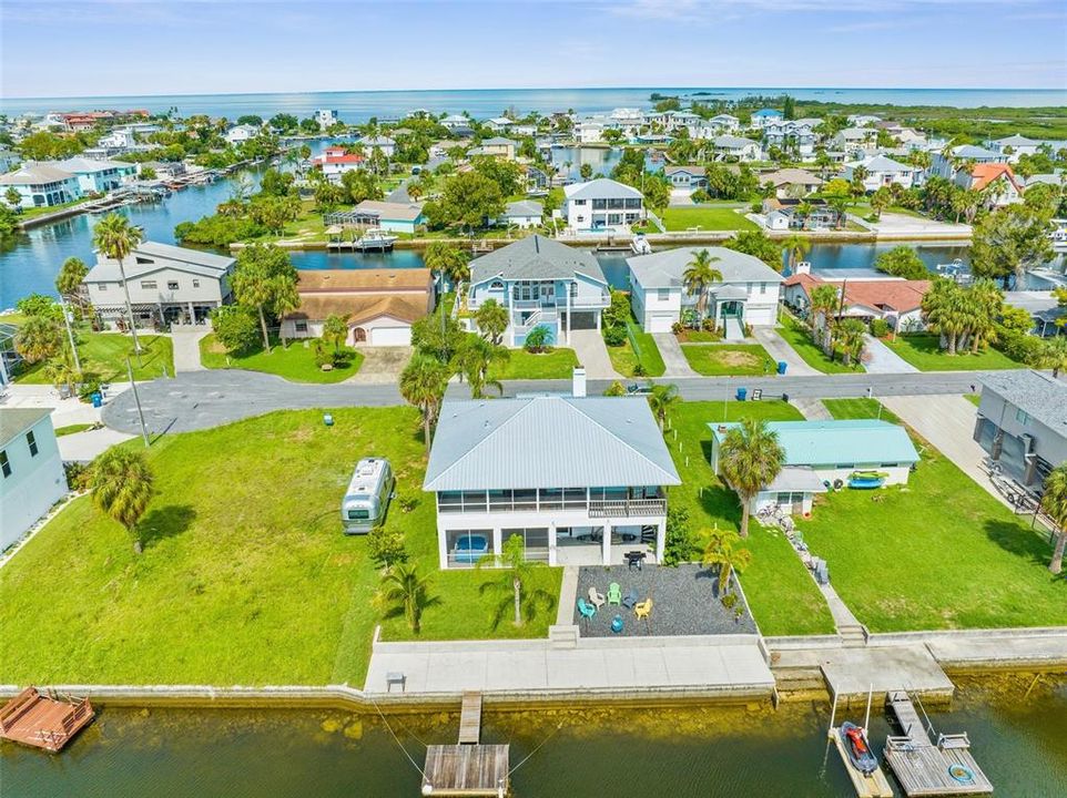 En Venta: $649,900 (3 camas, 2 baños, 1276 Pies cuadrados)
