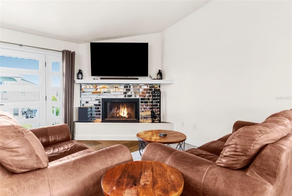 En Venta: $649,900 (3 camas, 2 baños, 1276 Pies cuadrados)