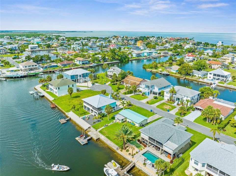 En Venta: $649,900 (3 camas, 2 baños, 1276 Pies cuadrados)