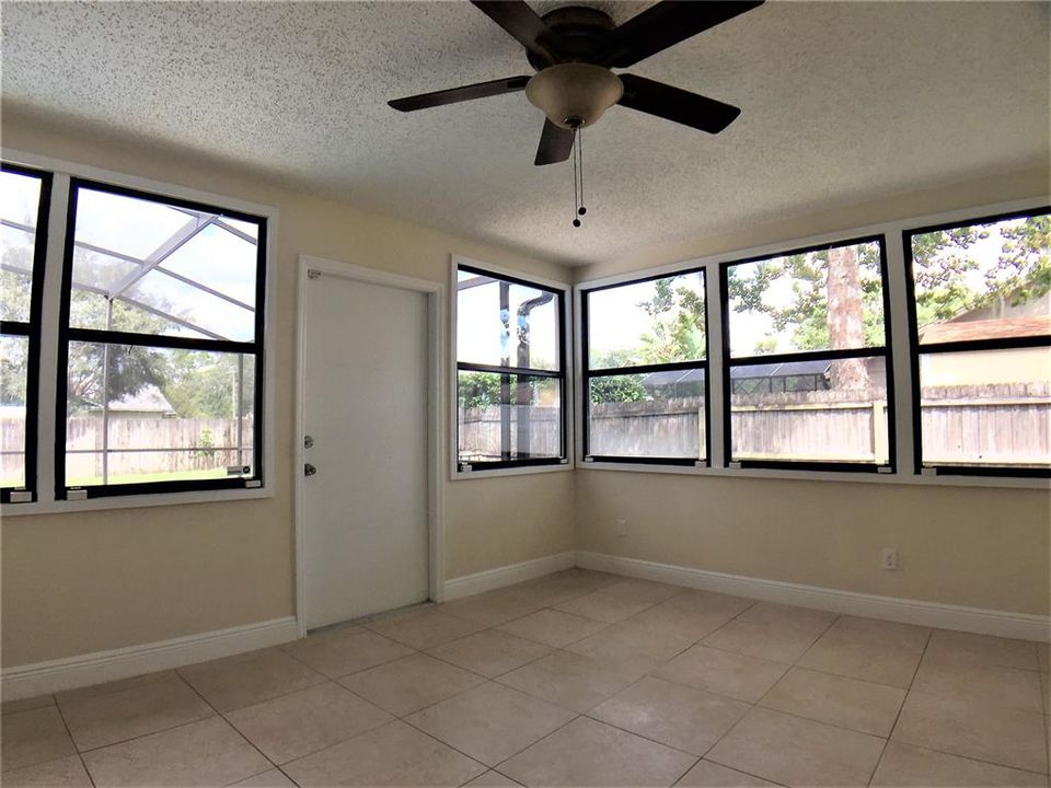 For Sale: $409,900 (3 beds, 2 baths, 1644 Square Feet)