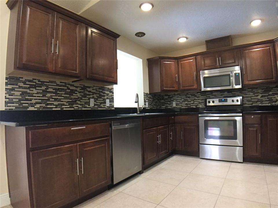 For Sale: $409,900 (3 beds, 2 baths, 1644 Square Feet)