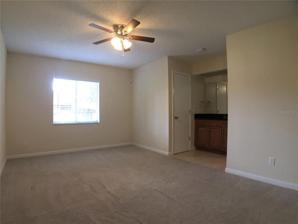 For Sale: $409,900 (3 beds, 2 baths, 1644 Square Feet)