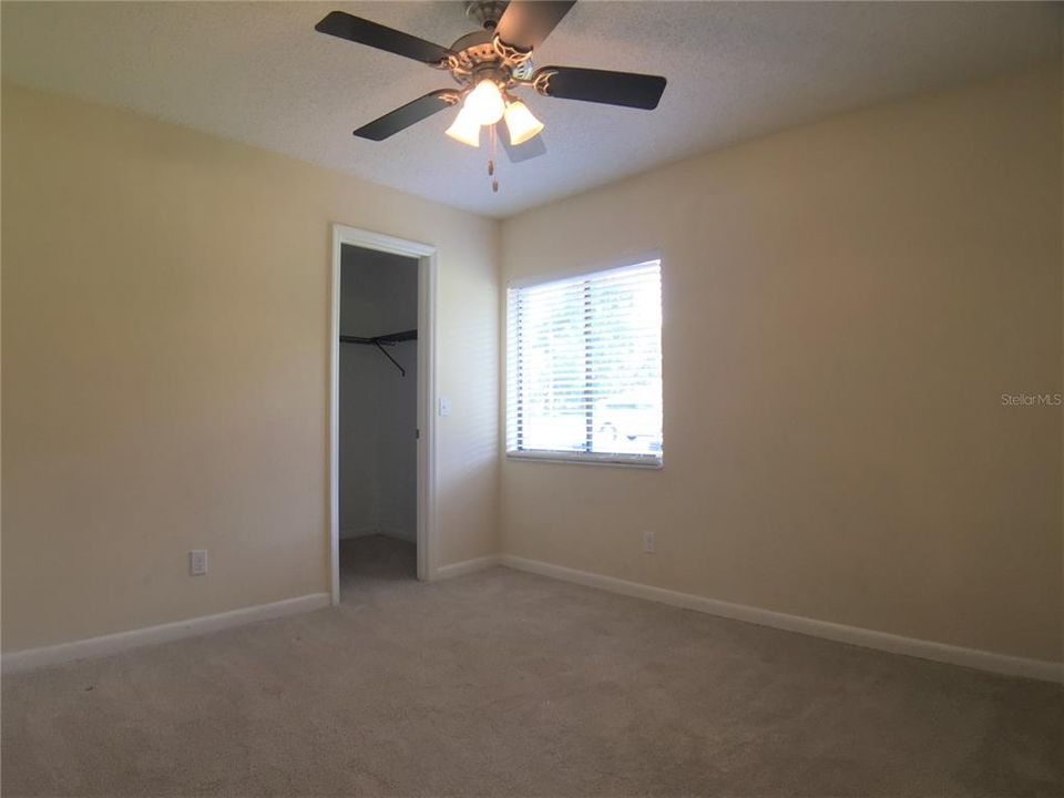 For Sale: $409,900 (3 beds, 2 baths, 1644 Square Feet)