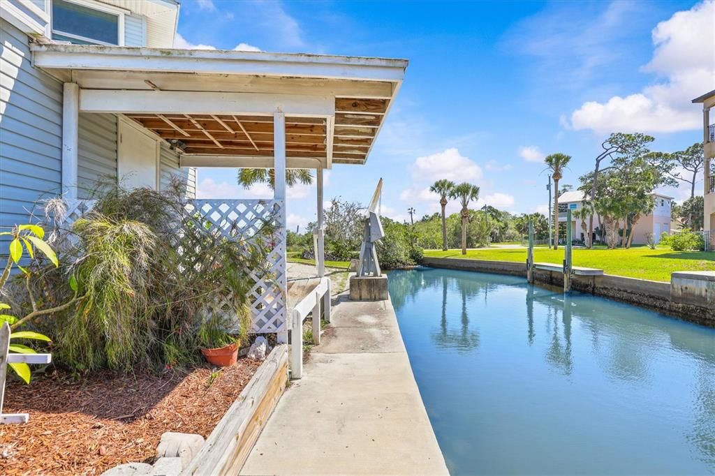 For Sale: $659,900 (2 beds, 2 baths, 1398 Square Feet)