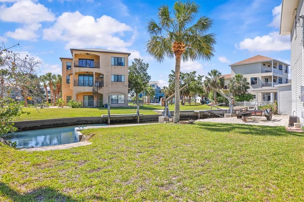 For Sale: $659,900 (2 beds, 2 baths, 1398 Square Feet)