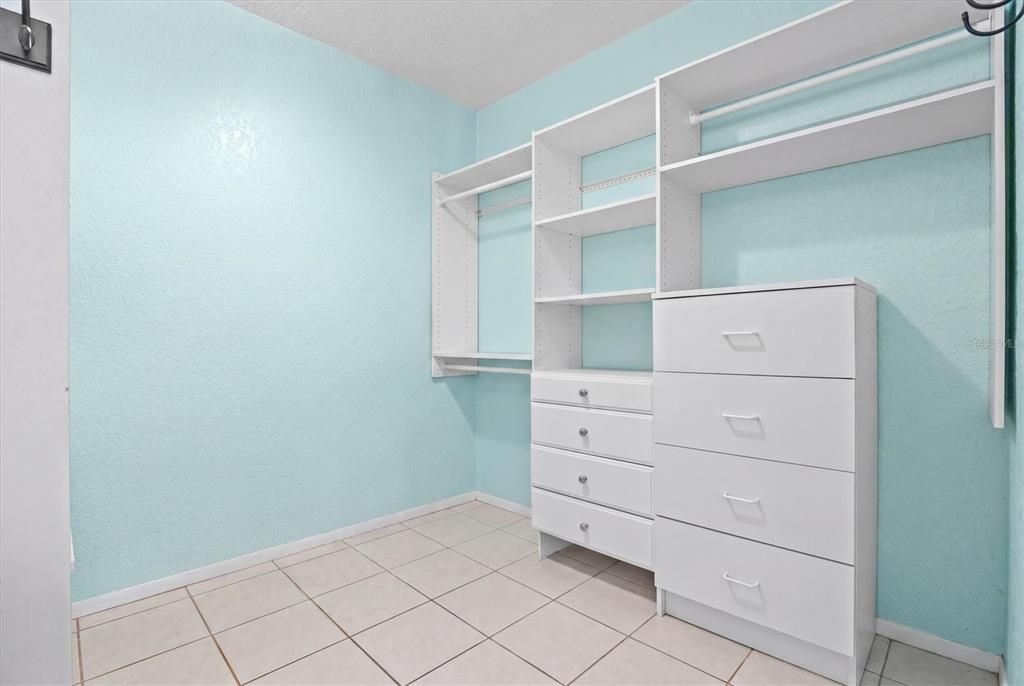 For Sale: $659,900 (2 beds, 2 baths, 1398 Square Feet)