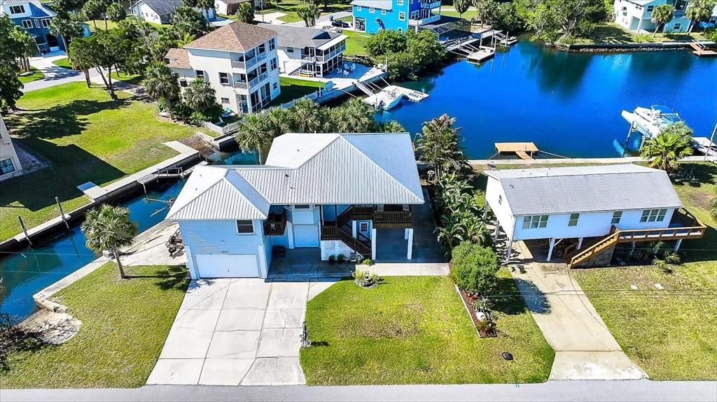For Sale: $649,900 (2 beds, 2 baths, 1398 Square Feet)