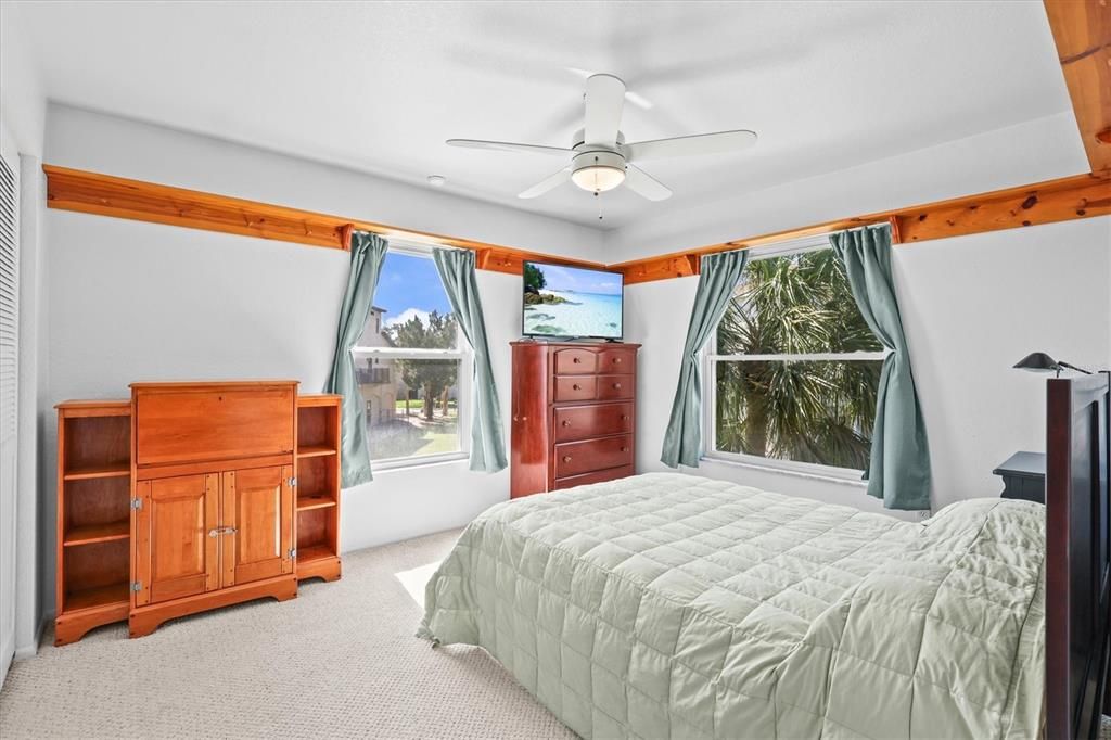 For Sale: $659,900 (2 beds, 2 baths, 1398 Square Feet)