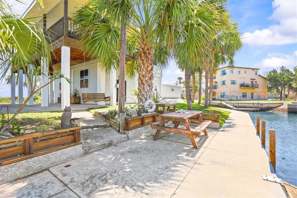 For Sale: $659,900 (2 beds, 2 baths, 1398 Square Feet)