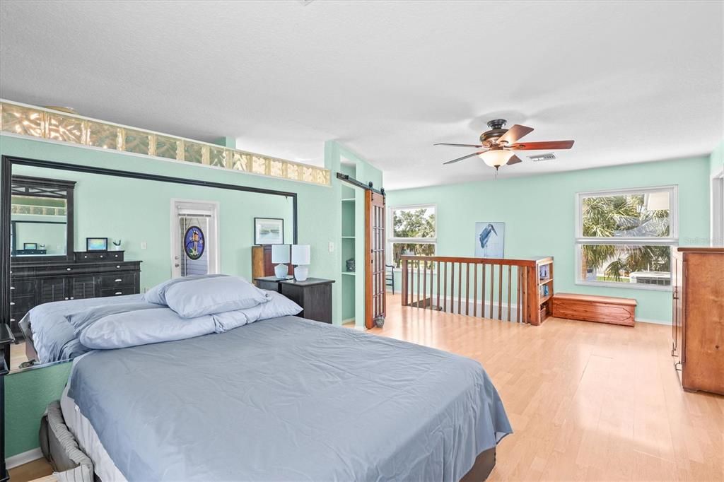 For Sale: $659,900 (2 beds, 2 baths, 1398 Square Feet)