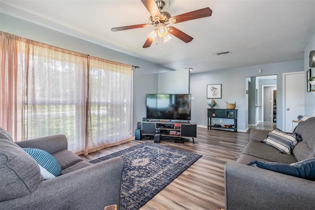 For Sale: $430,000 (3 beds, 2 baths, 1439 Square Feet)