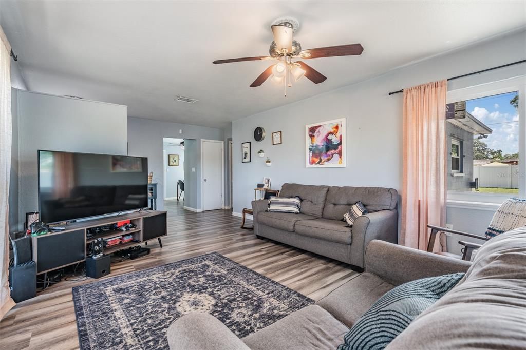 For Sale: $430,000 (3 beds, 2 baths, 1439 Square Feet)
