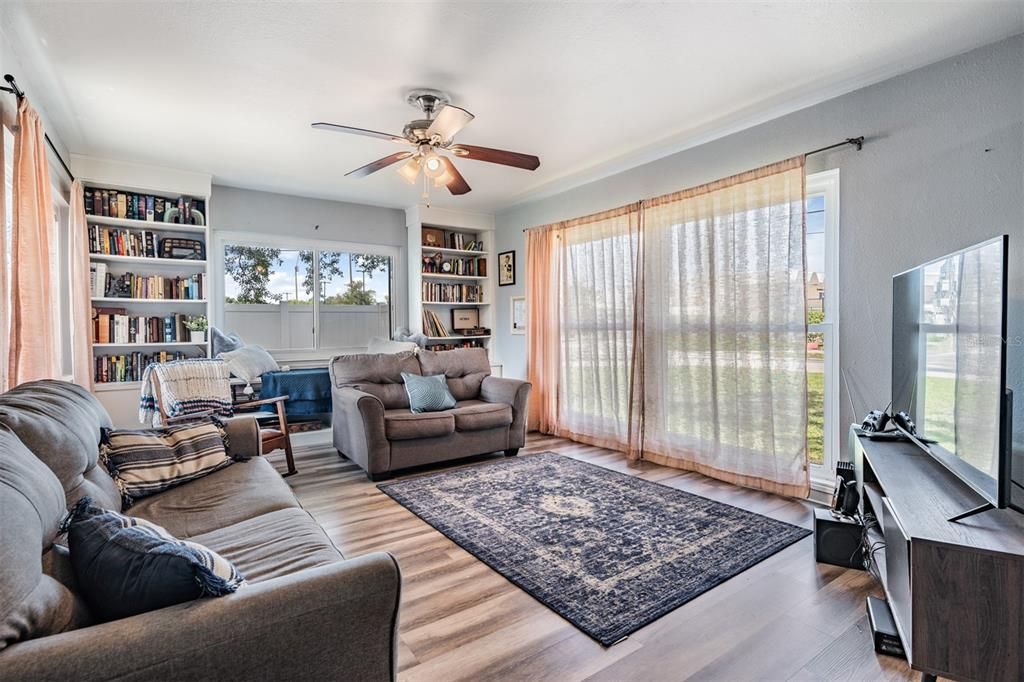 For Sale: $430,000 (3 beds, 2 baths, 1439 Square Feet)
