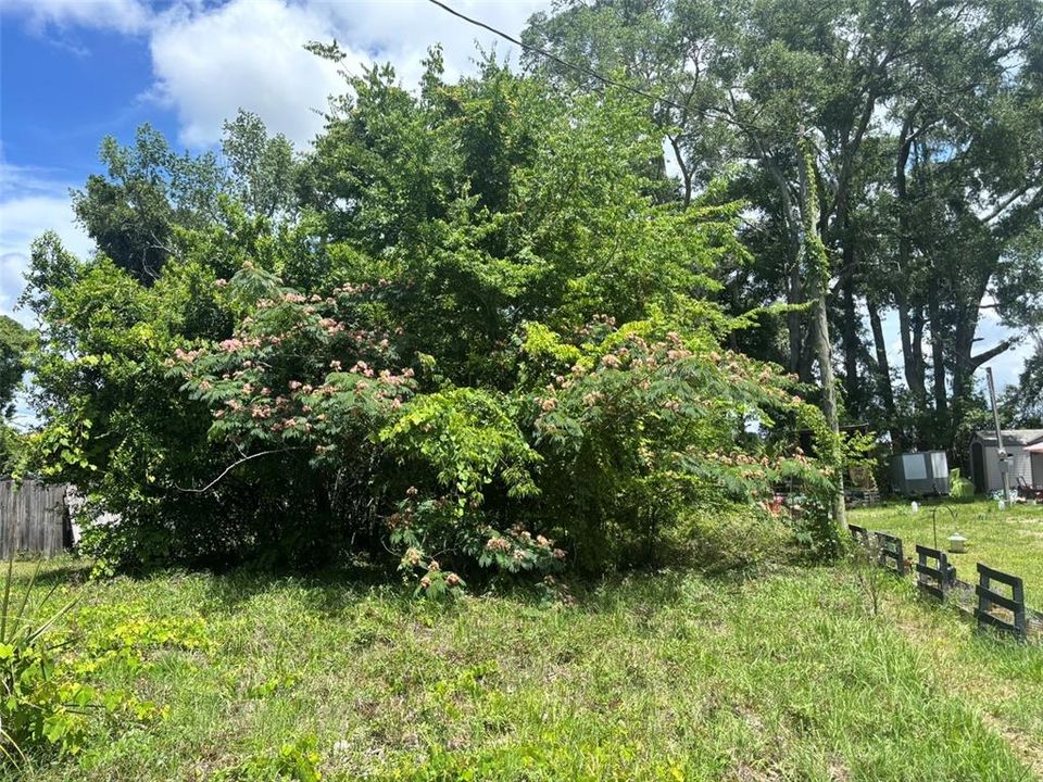 На продажу: $18,000 (0.15 acres)