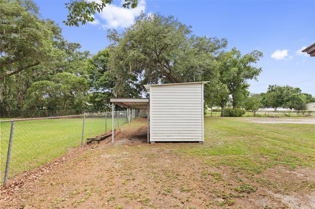 Activo con contrato: $355,000 (4 camas, 2 baños, 1871 Pies cuadrados)