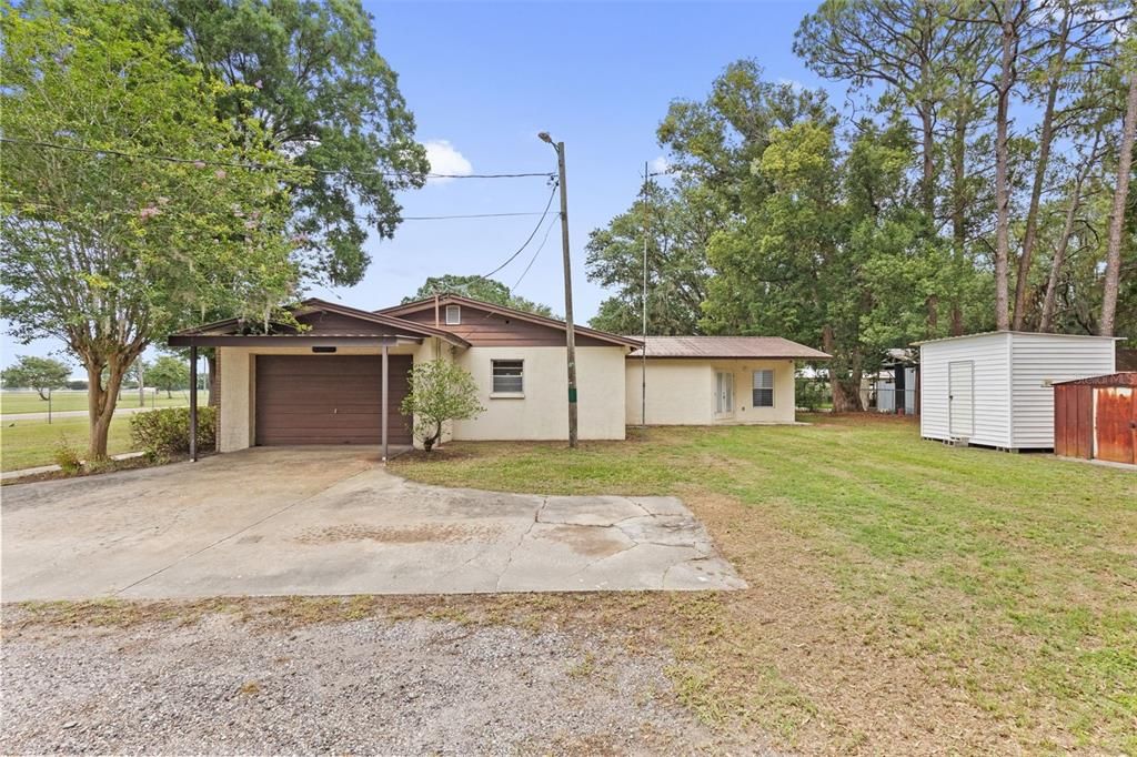 Activo con contrato: $355,000 (4 camas, 2 baños, 1871 Pies cuadrados)