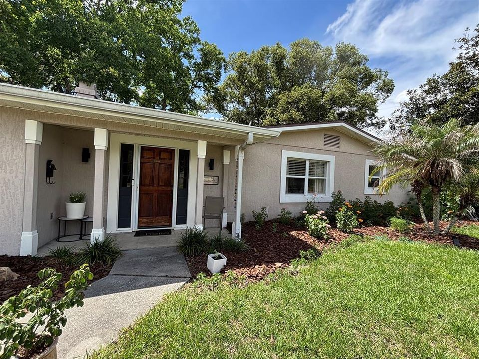 For Sale: $339,900 (3 beds, 2 baths, 1277 Square Feet)