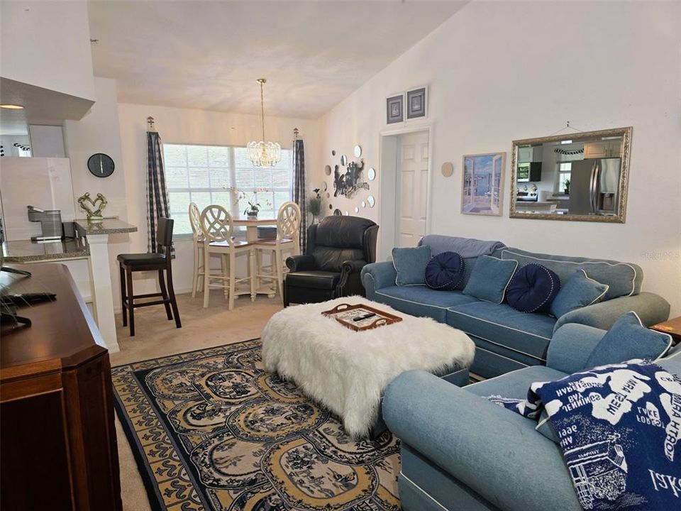 На продажу: $259,900 (2 спален, 2 ванн, 1135 Квадратных фут)
