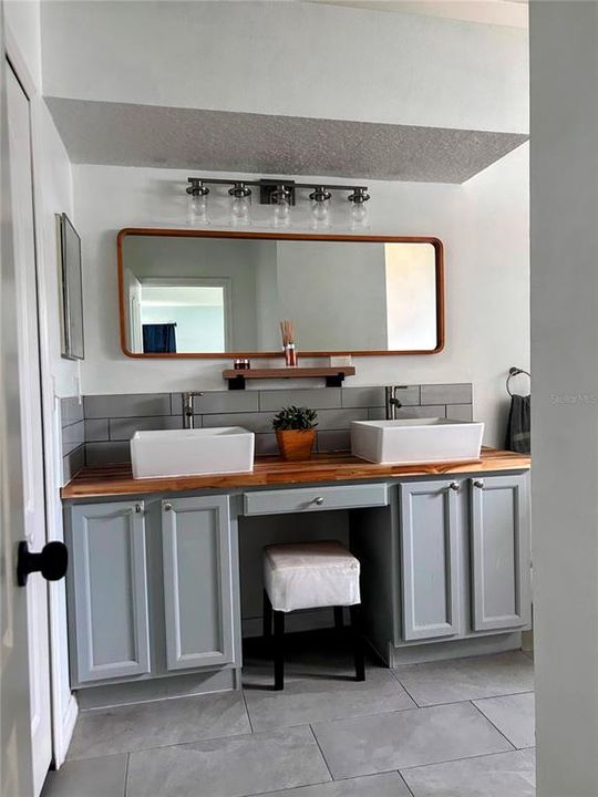 En Venta: $535,000 (4 camas, 2 baños, 1804 Pies cuadrados)