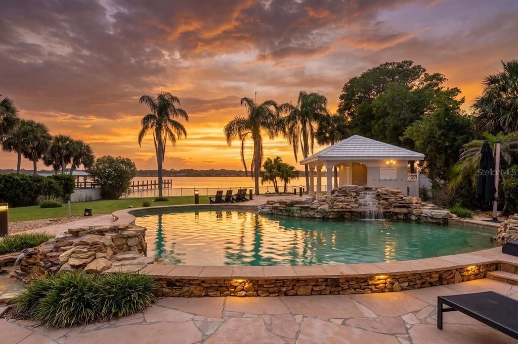 For Sale: $2,995,000 (5 beds, 3 baths, 5398 Square Feet)