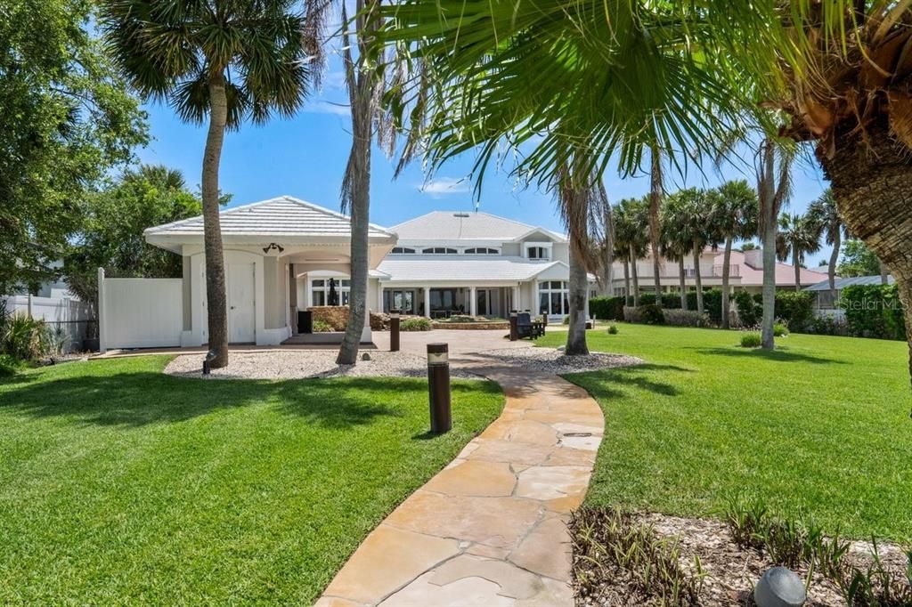 For Sale: $2,995,000 (5 beds, 3 baths, 5398 Square Feet)